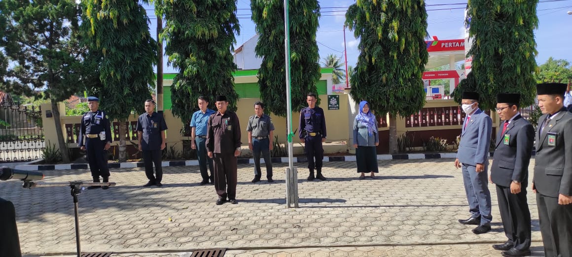 pemimpin upacara